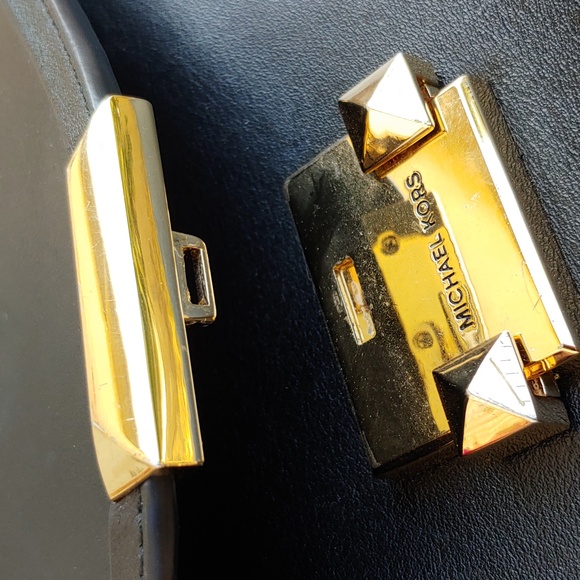 Michael Kors Black Leather Envelope Satchel Bag with Shoulder Strap - Picture 11 of 17